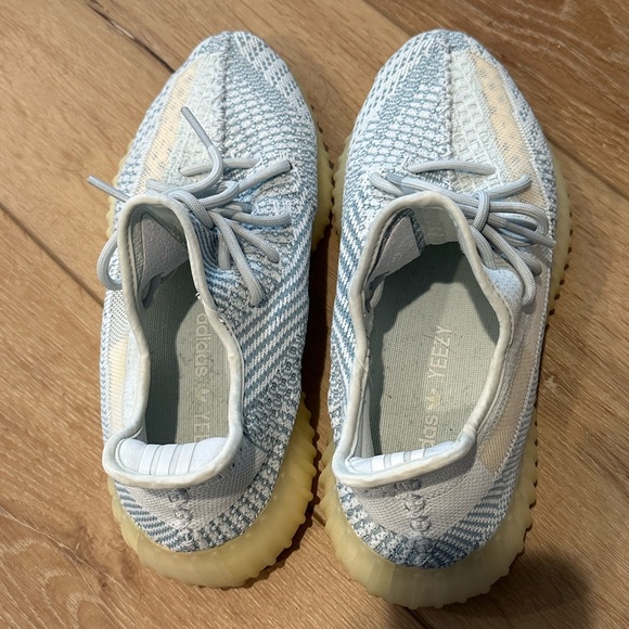 Adidas Yeezy Boost 350 V2
Cloud White (No box) - Picture 4 of 6